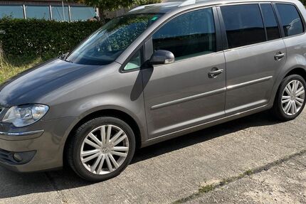 VW Touran 188.985 km 4.950 € Nebelschütz 01920