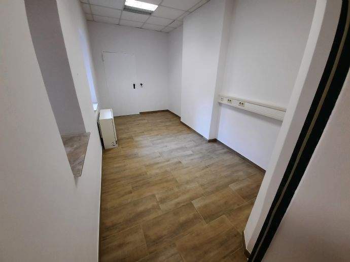 Renovierte Gewerbeeinheit im Zentrum von Bitterfeld 2 zimmer