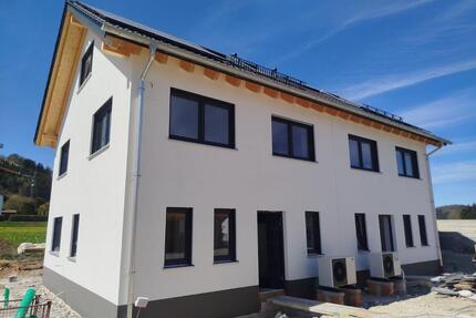 Neubau Doppelhaushälfte KFW 40 QNG Siegel mit Glasfaser Anschluß
