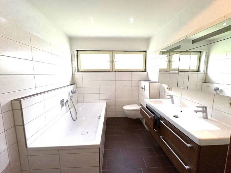 Einfamilienhaus Künzell - 1 Zimmer, 271 m&sup2;, 675.000&euro; | Angebot:25984441