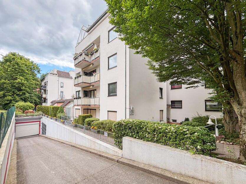 Stadtoase Wiesbaden: 3 Zimmer mit Dachterrasse, Balkon & TG-Stellplatz – zentral & ruhig