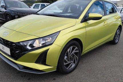 Hyundai i20 6.451 km 22.990 &euro; Freyburg 06632