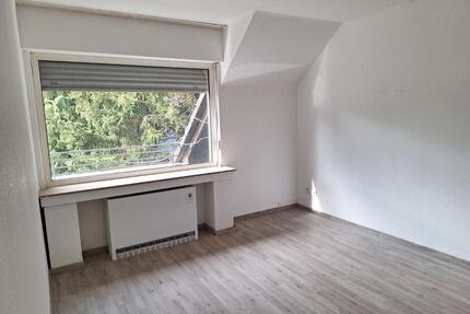 Helle 3,5-Zimmer-DG-Wohnung mit Balkon in Kreuzau-Drove!