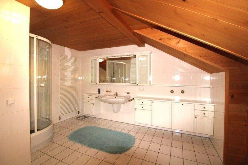 Einfamilienhaus Aystetten - 8 Zimmer, 250 m&sup2;, 2.850&euro; | Angebot:25726452