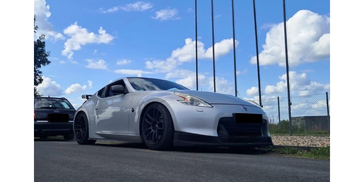 Nissan 370Z 141.000 km 21.500 &euro; Köln 50827