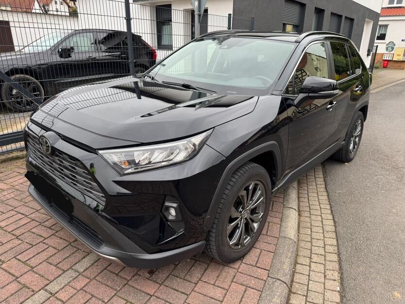 Toyota RAV 4 28.000 km 28.600 € Grebenau - Schwarz 36323