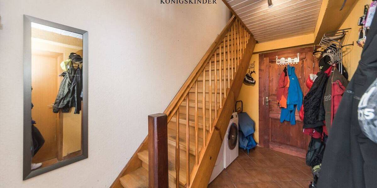 NEU: PROVISIONSFREI! Sehr schöne Doppelhaushälfte mit großem Garten und Garage - sofort bezugsfrei!! 5 zimmer