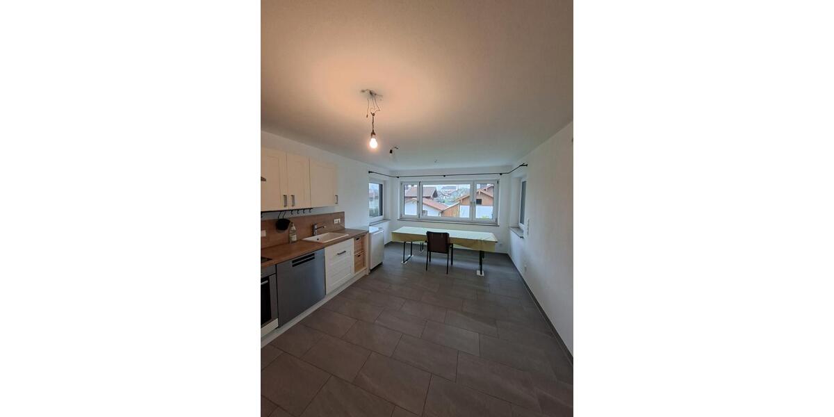 Erdgeschoßwohnung Saaldorf-Surheim Surheim - 3 Zimmer, 80 m&sup2;, 1.050&euro; | Angebot:26213391