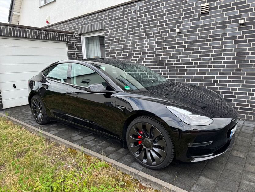 Tesla Model 3 69.000 km 32.500 € Bottrop 46240