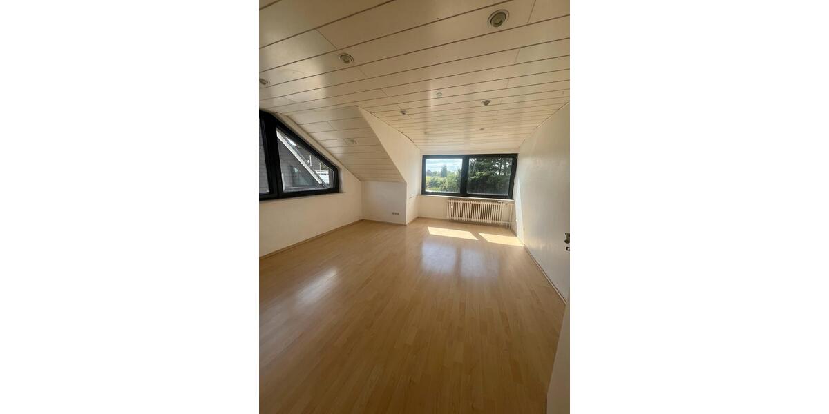 Dachgeschoßwohnung Heiligenhaus - 3 Zimmer, 106 m&sup2;, 900&euro; | Angebot:24337983