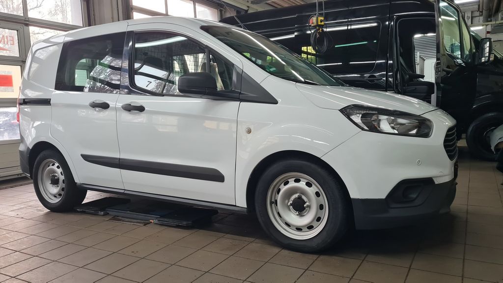 Ford Transit Courier 100.000 km 12.700 &euro; Berlin 13089