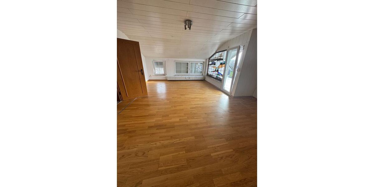Etagenwohnung Föhren - 8 Zimmer, 224 m&sup2;, 1.600&euro; | Angebot:25553198