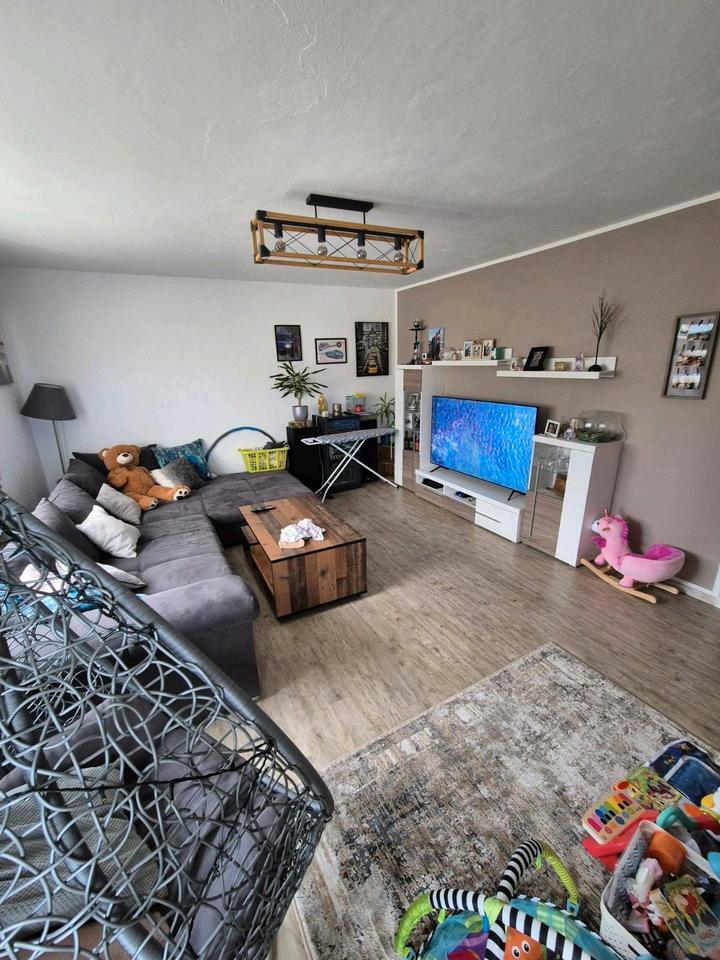 Schöne Wohnung 4 ZKB große Garage