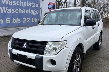 Mitsubishi Pajero 210.000 km 8.999 &euro; lahr 77933