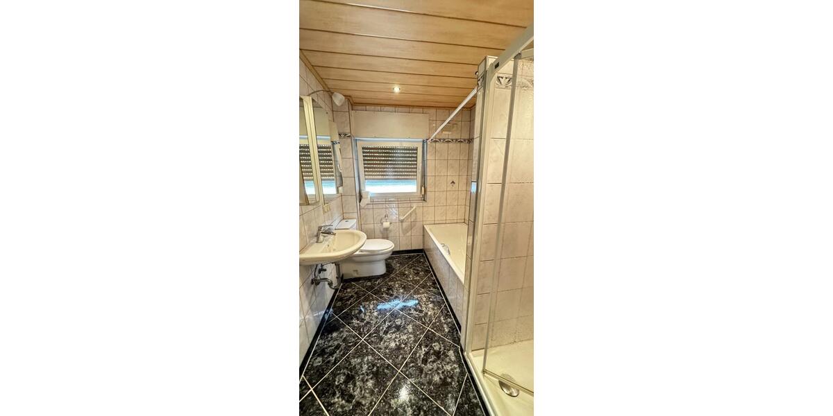 Einfamilienhaus Bad Hersfeld - 5 Zimmer, 120 m&sup2;, 1.200&euro; | Angebot:25872768