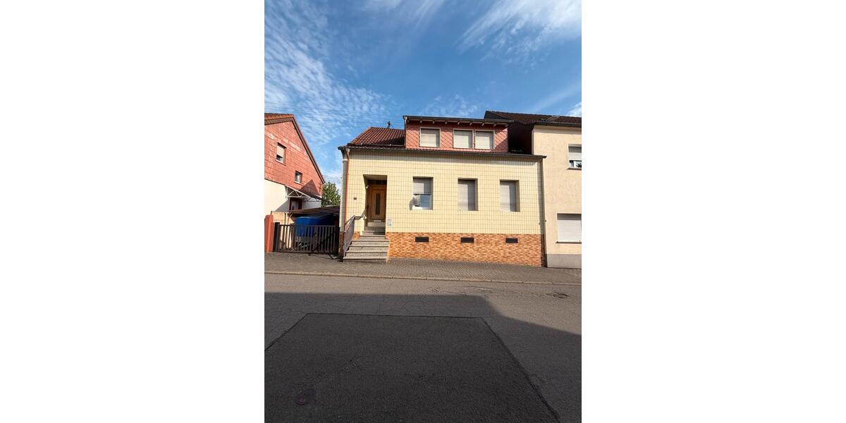 Doppelhaushälfte Bexbach - 6 Zimmer, 150 m&sup2;, 160.000&euro; | Angebot:27117406