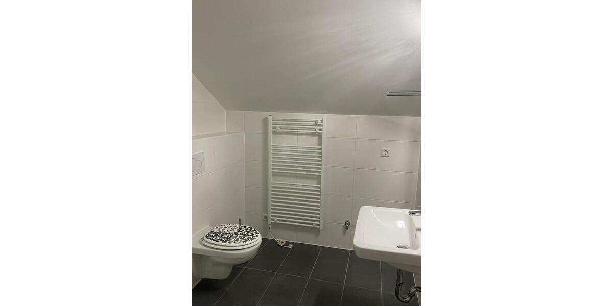 Dachgeschoßwohnung Mehrstetten - 1 Zimmer, 38 m&sup2;, 300&euro; | Angebot:25328144