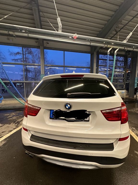 BMW X3 203.000 km 15.900 € Oelsnitz 08606
