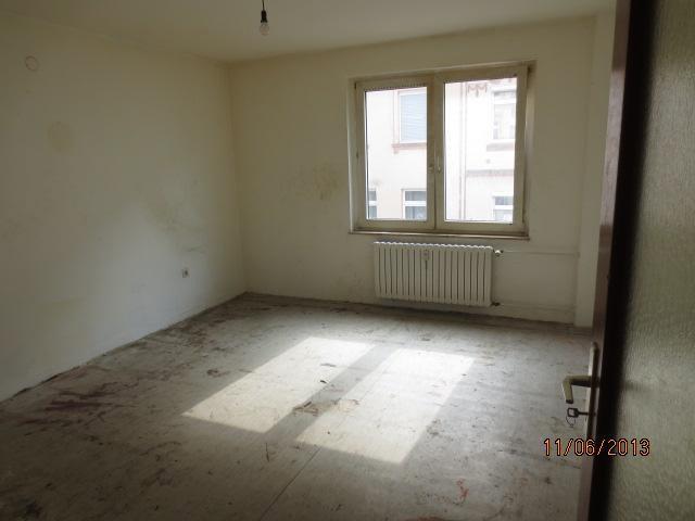 Komplett renovierte SingleWohnung mit neuem BadeZimmer!