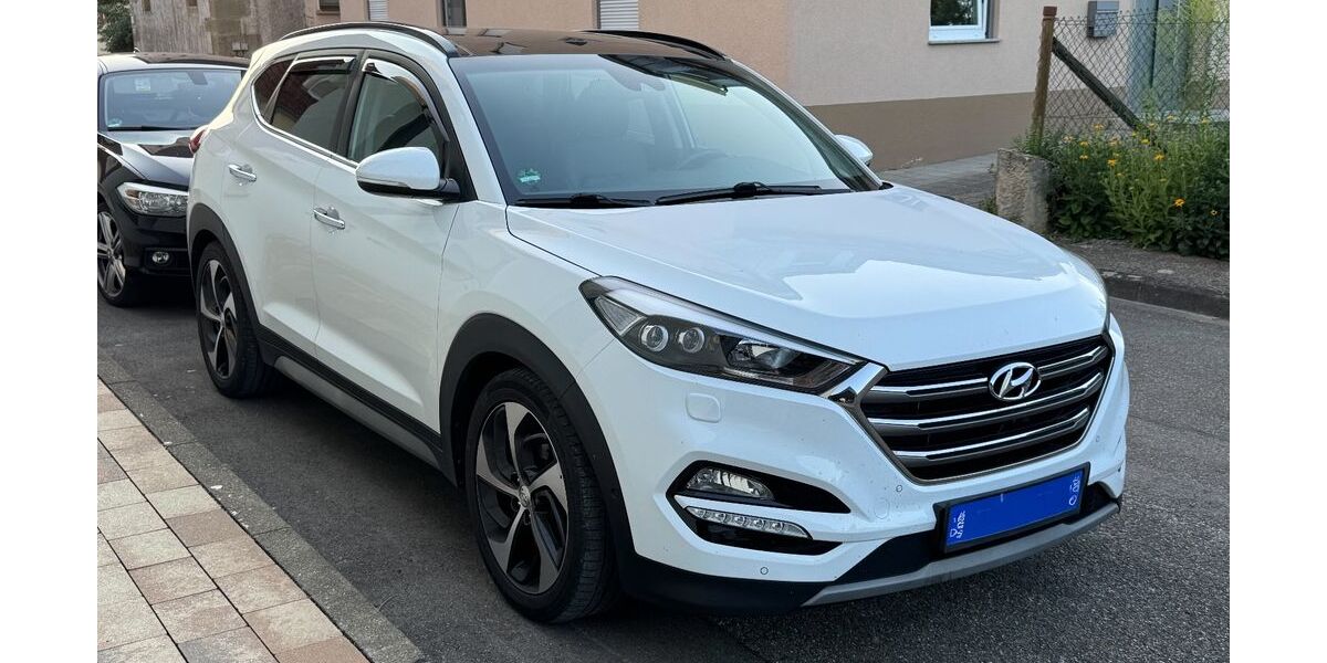 Hyundai TUCSON 65.000 km 22.999 &euro; Illingen 75428