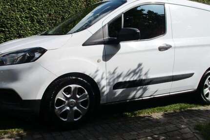 Ford Transit Courier 105.000 km 8.499 &euro; Berlin 13053