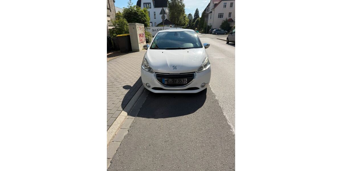 Peugeot 208 194.000 km 4.222 &euro; Velbert 42549