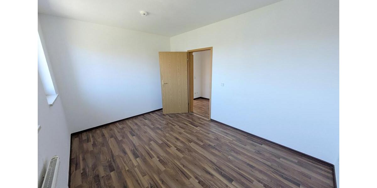 Dachgeschoßwohnung Zwickau - 3 Zimmer, 78 m&sup2;, 595&euro; | Angebot:26404437