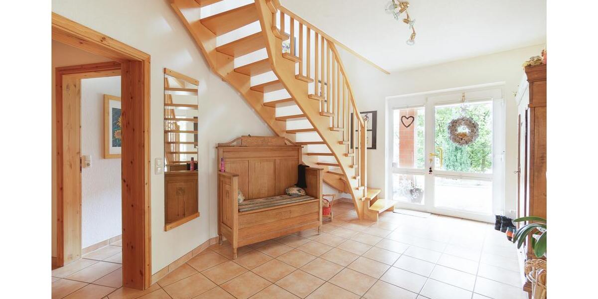 ***2 Wohn- und 2 Geschäftshäuser auf 2.234 m² großem Grundstück*** - Mehrfamilienhaus, Wohnhaus Ostrhauderfehn | Angebot:22307242