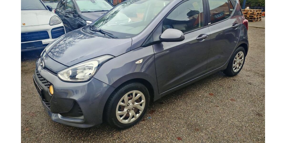 Hyundai i10 45.600 km 9.200 &euro; München 81247