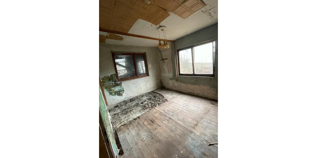 Einfamilienhaus Ilmenau - 8 Zimmer, 149 m&sup2;, 49.000&euro; | Angebot:26947679