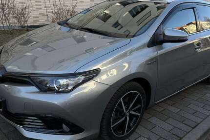 Toyota Auris 46.967 km 16.990 &euro; Berlin 12247