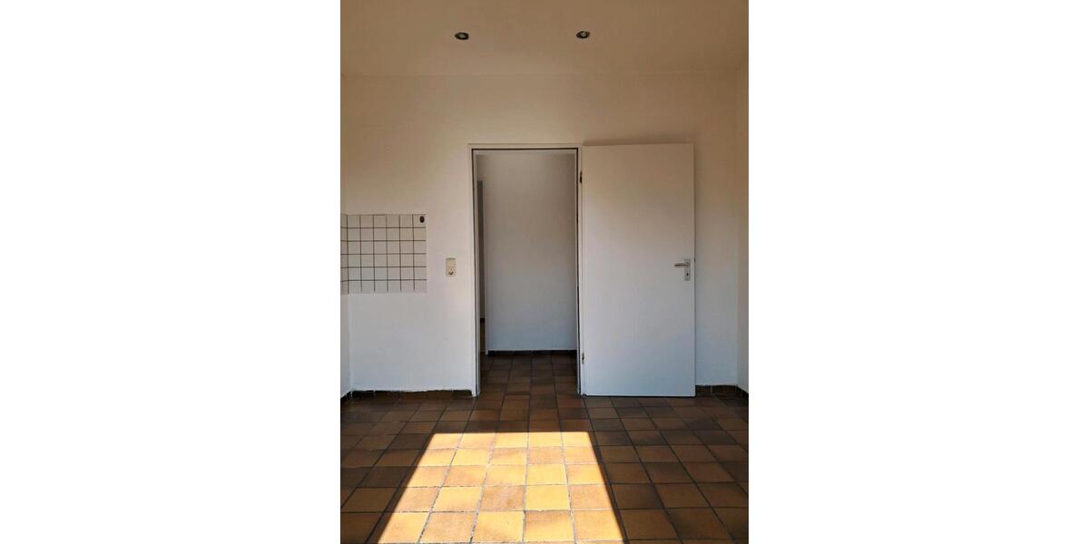 Dachgeschoßwohnung Duisburg Ruhrort - 4 Zimmer, 95 m&sup2;, 149.000&euro; | Angebot:26178480