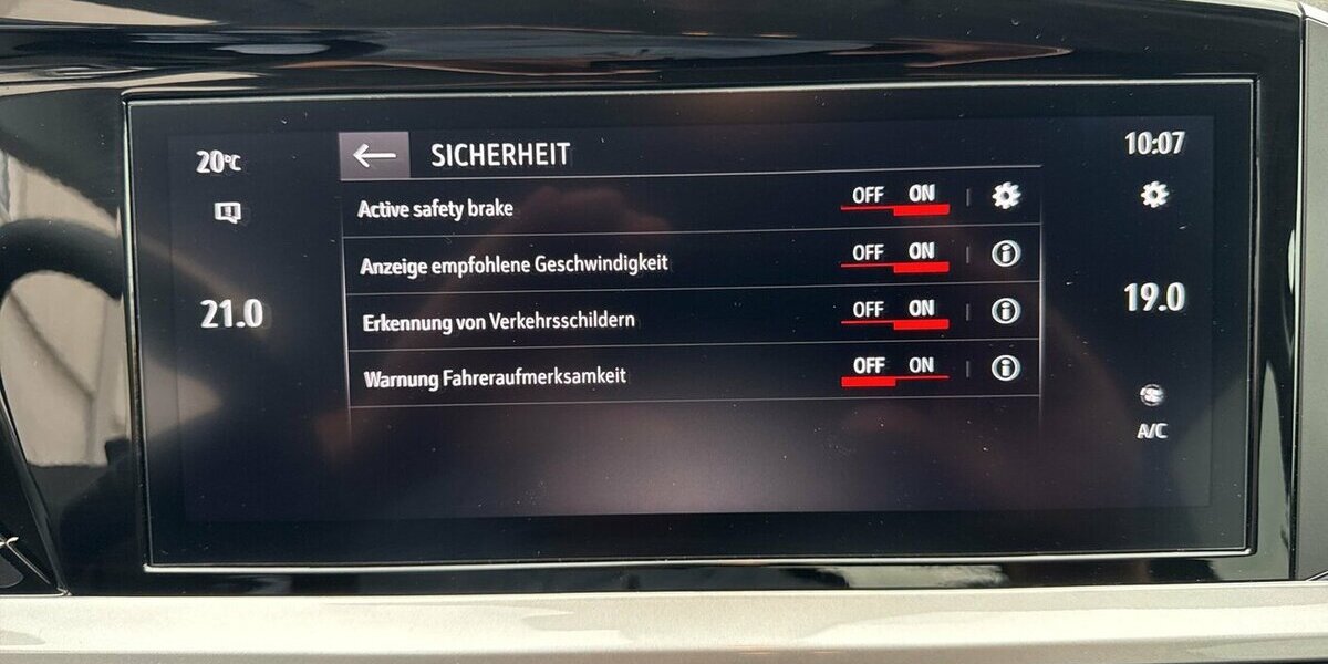 Opel Grandland Ultimate *ACC/Navi/19Zoll Alu/LED/el.Hec 35.065 km 24.790 &euro; Bamberg 96052