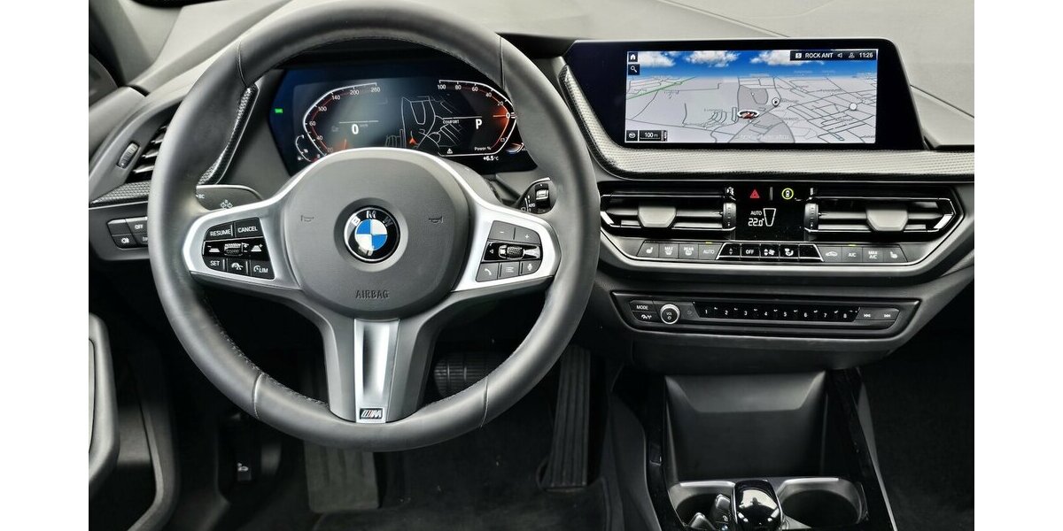 BMW 118i ADVANTAGE/VIRTUAL/NAVI//SITZHEIZUNG/1.HAND 28.344 km 24.900 &euro; Villingen-Schwenningen 78054