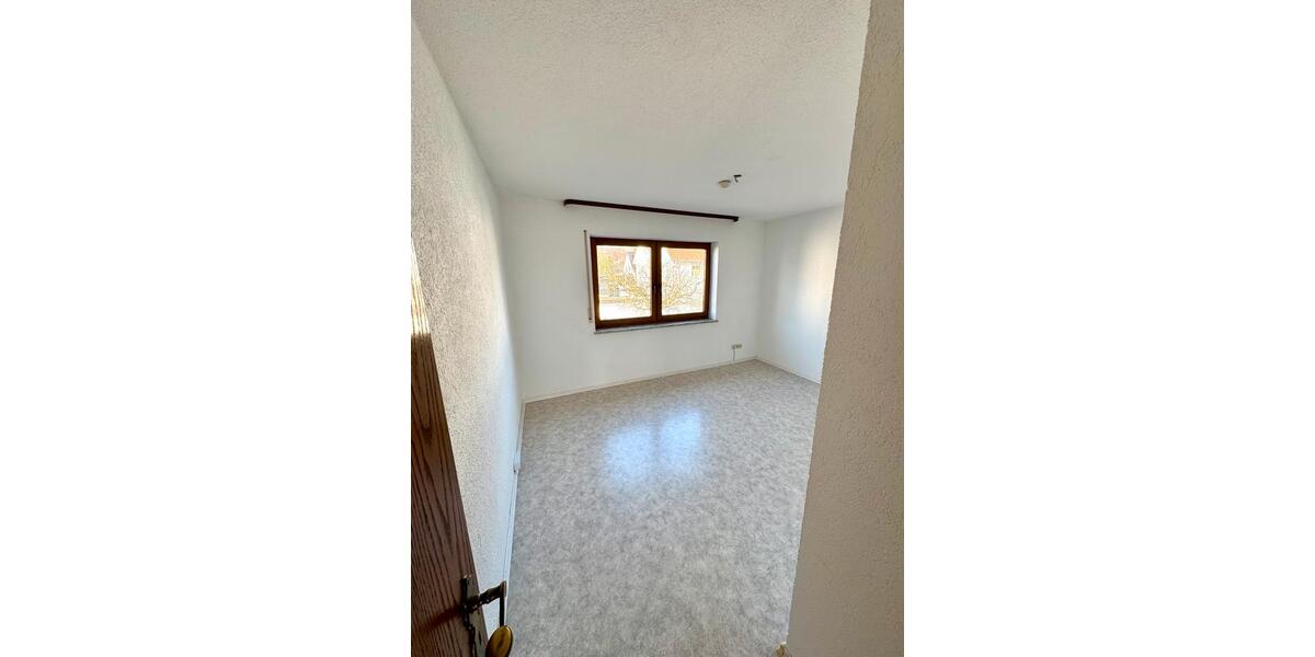 Etagenwohnung Klettgau - 4.5 Zimmer, 108 m&sup2;, 1.100&euro; | Angebot:25300825