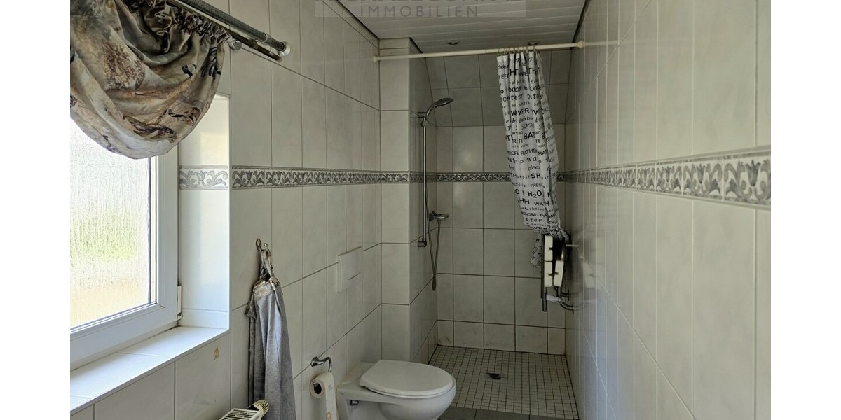 Gepflegtes Einfamilienhaus im Zentrum von Schmelz zum Kauf - Reihenendhaus Schmelz / Außen Außen | Angebot:27010418