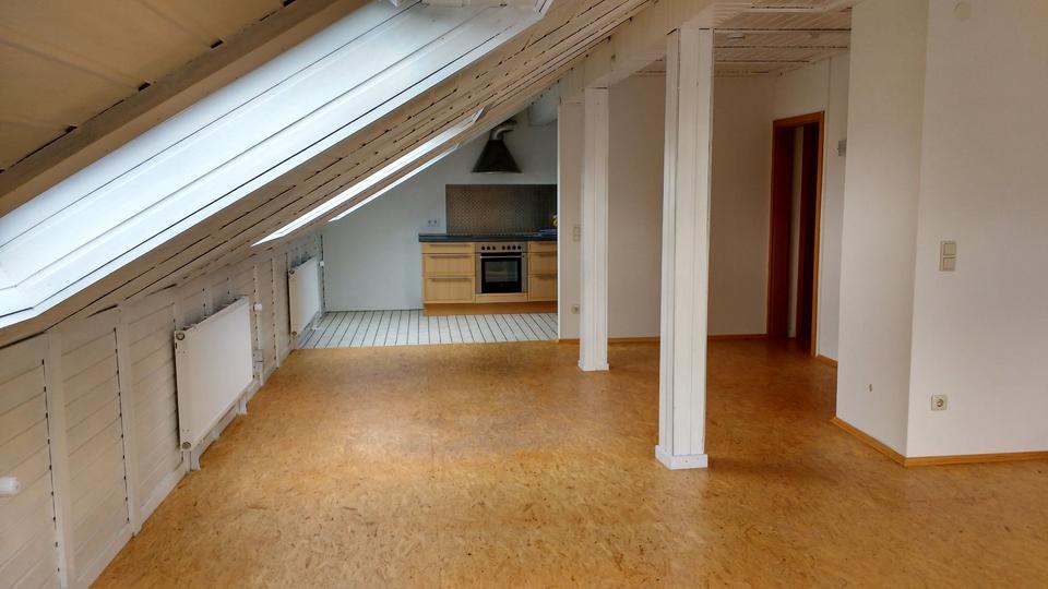 Dachgeschoßwohnung Griesheim - 2 Zimmer, 70 m&sup2;, 690&euro; | Angebot:26192150