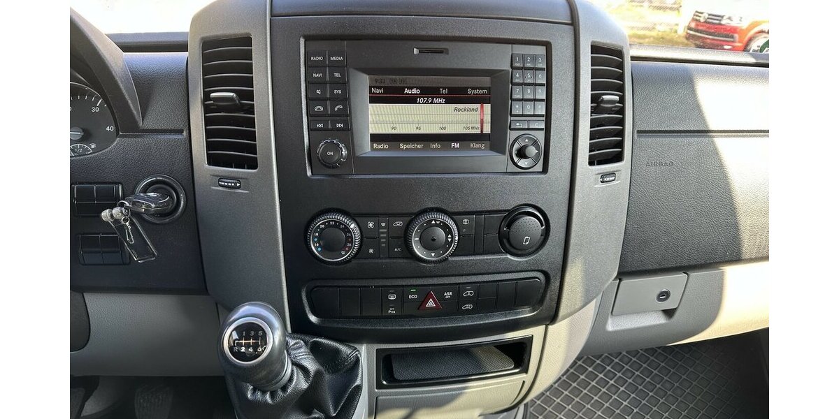 Mercedes-Benz Sprinter 316 CDI Tourer 2,2,2,3 mit 2,8 to AHK 250.794 km 24.871 &euro; Mainz 55122