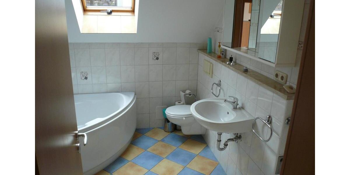 Etagenwohnung Poppenricht - 4 Zimmer, 102 m&sup2;, 600&euro; | Angebot:26413793