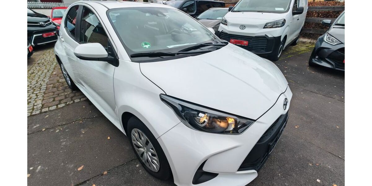Toyota Yaris 25.700 km 14.900 &euro; Sommerach 97334