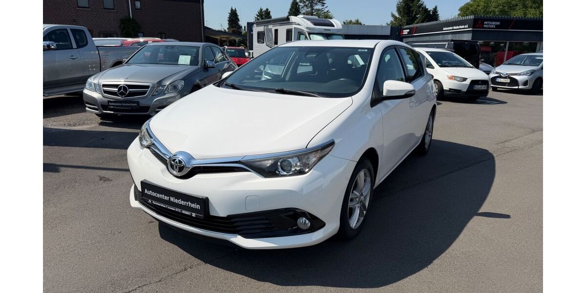 Toyota Auris 107.500 km 9.900 &euro; Geldern 47608