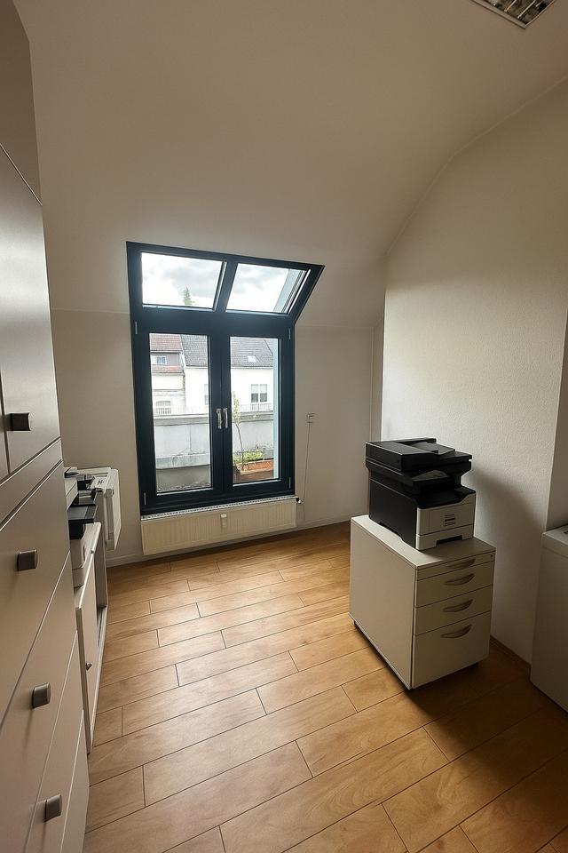 Repräsentative Bürofläche mit Wintergarten Gathe 70