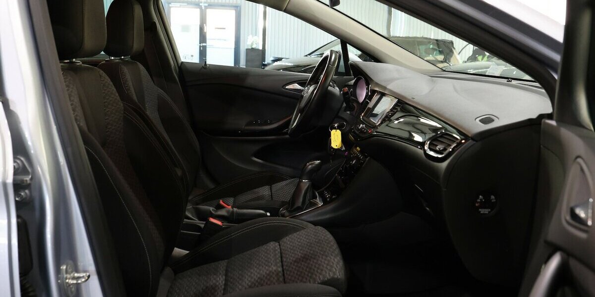 Opel Astra K ST 1.6 T ACTIVE 200-PS / APPLE+ANDROID 130.000 km 9.577 &euro; Hamm 59077
