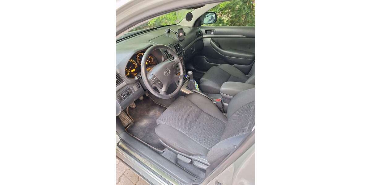 Toyota Avensis 262.935 km 4.500 &euro; Charlottenburg (Berlin) 10707