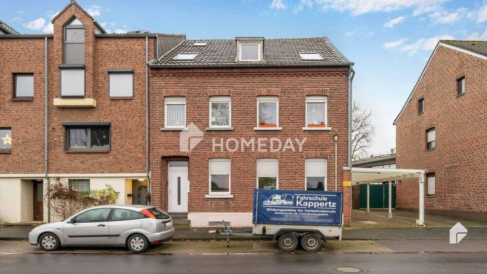 Fortlaufend modernisiertes MFH mit modernem Komfort und 4 Wohneinheiten