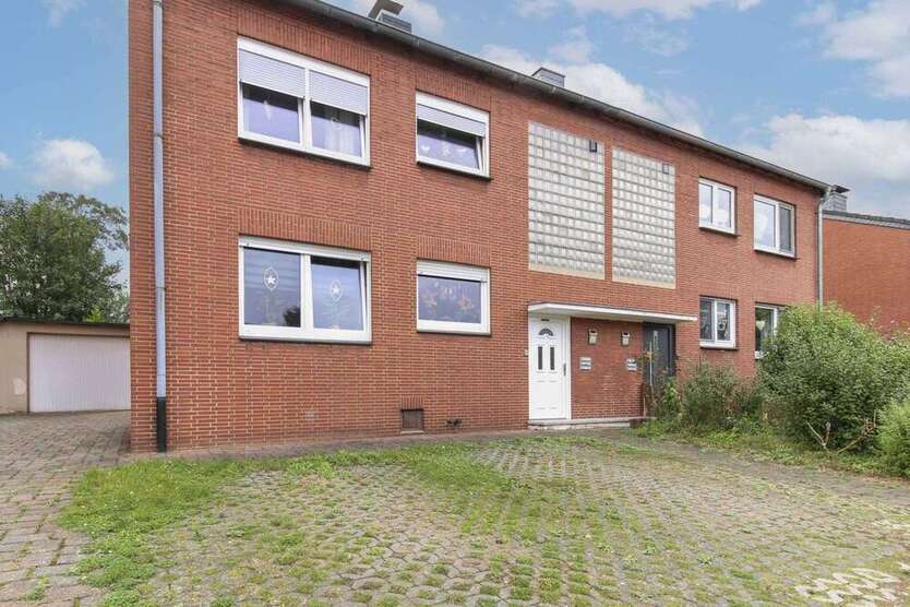 Haus zum Kaufen in Moers 449.000 € 198.03 m²