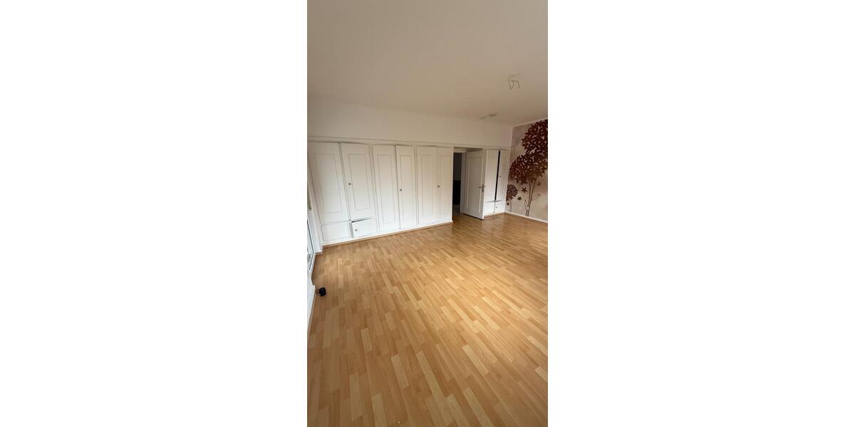 Etagenwohnung Erlensee - 3 Zimmer, 120 m&sup2;, 1.200&euro; | Angebot:25127055
