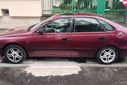 Toyota Carina 320.000 km 2.000 &euro; Lodz 