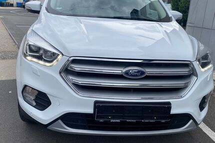 Ford Kuga 152.000 km 12.900 &euro; Nürnberg 90431