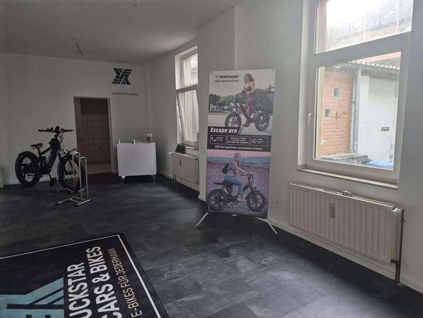 Halle in Duisburg 880 € 360 m²